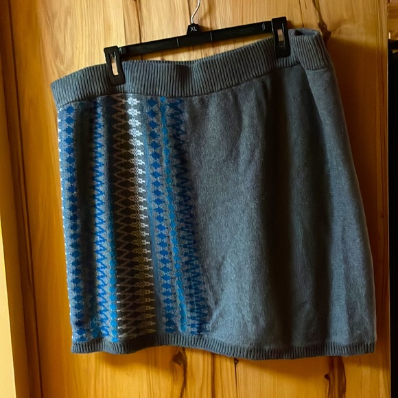 Adventura gray side zip skirt - Picture 2 of 6